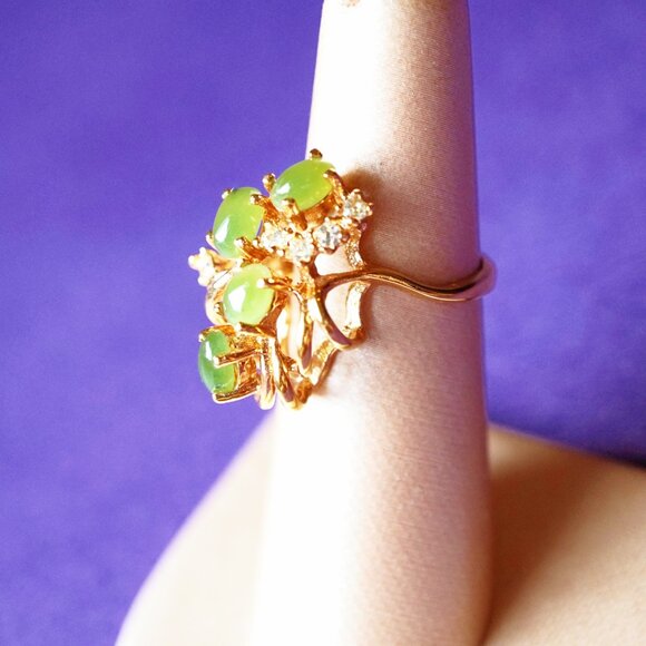 Vintage 1980s Jade Gemstone Cocktail Ring, Size 5 - Picture 2 of 4